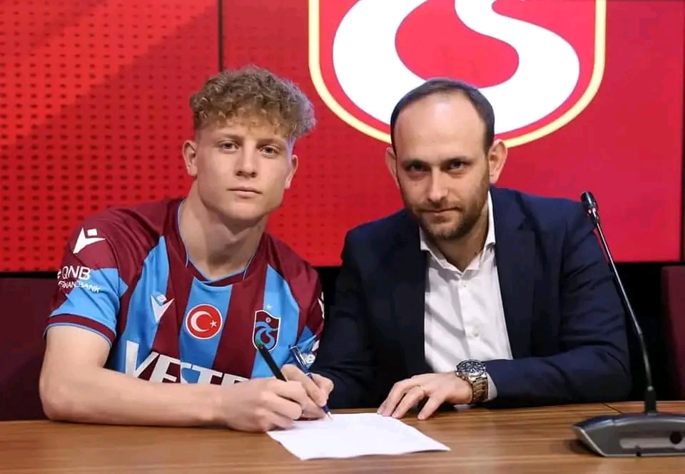 KÜTAHYALI MUHAMMED MUSTAFA PINARCI TRABZONSPOR'DA PROFESYONEL OLDU