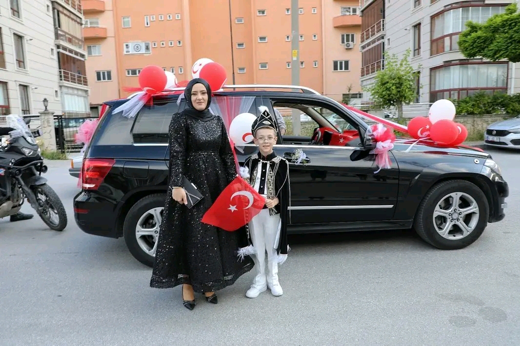 Valinin makam aracı şehit çocuğunun sünnet arabası oldu