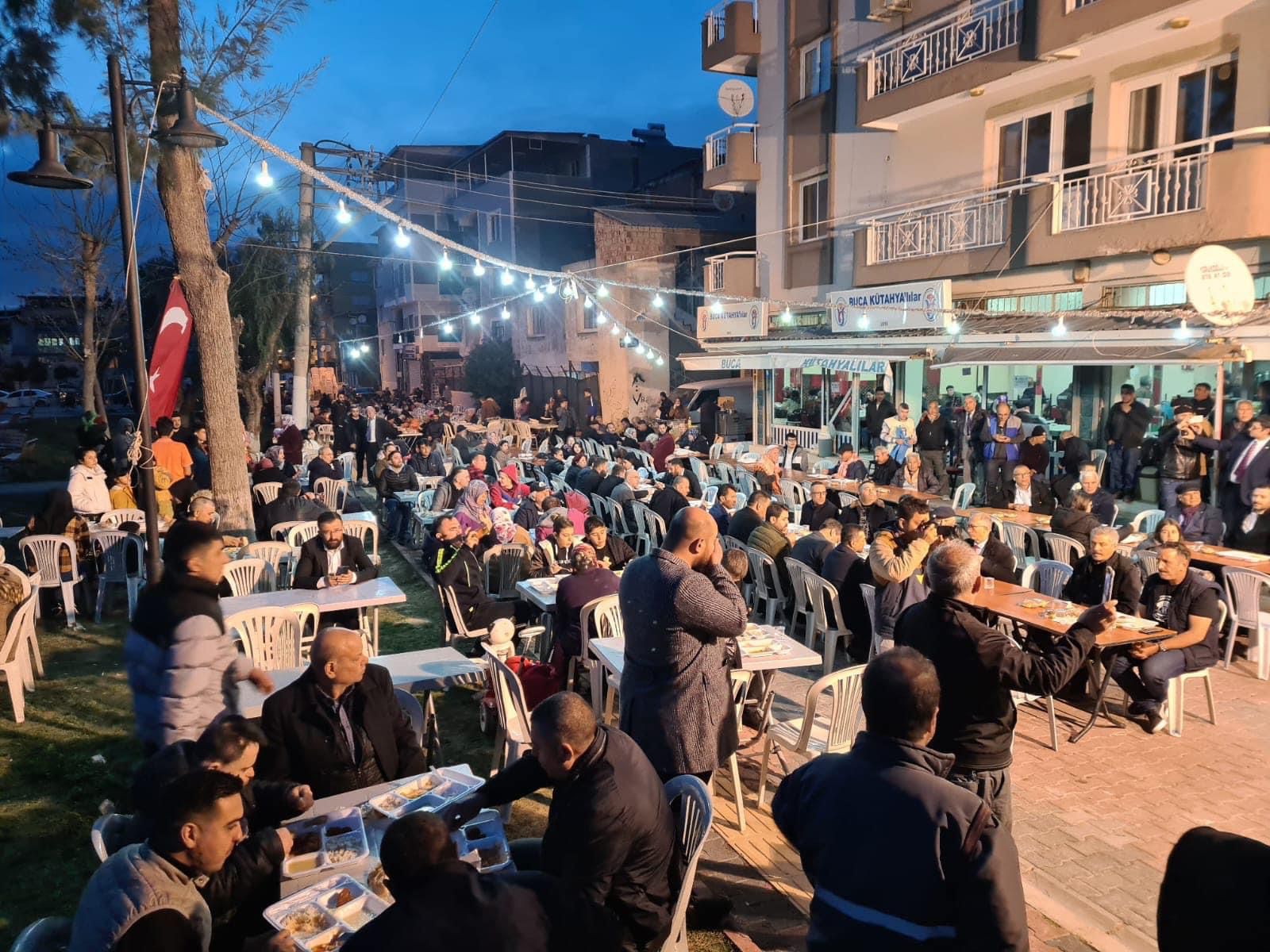 İzmir'deki Kütahyalılar birlikte iftar açtı