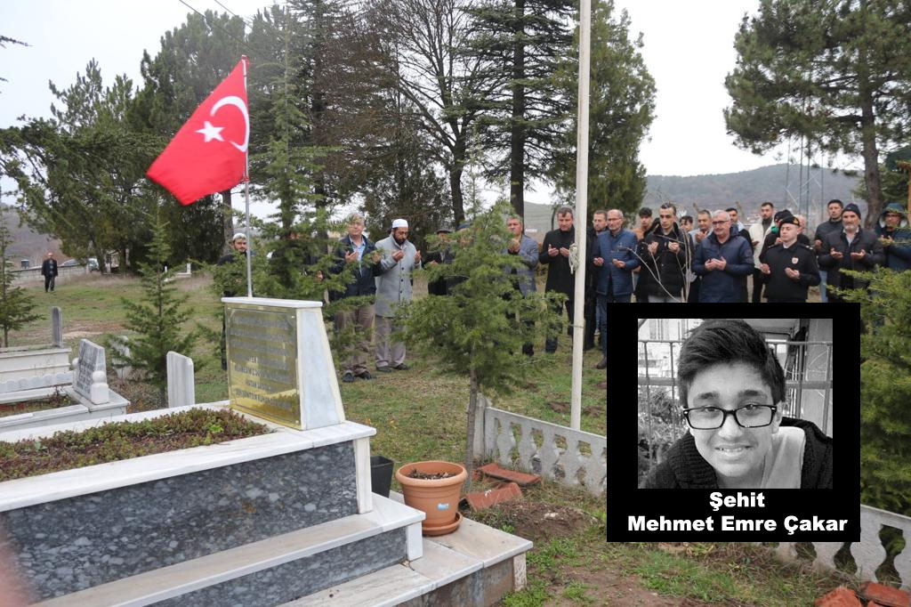 Şehit Mehmet Emre Çakar kabri başında anıldı