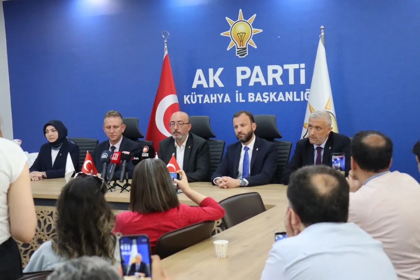 AK Parti 28 Mayıs'a kilitlendi