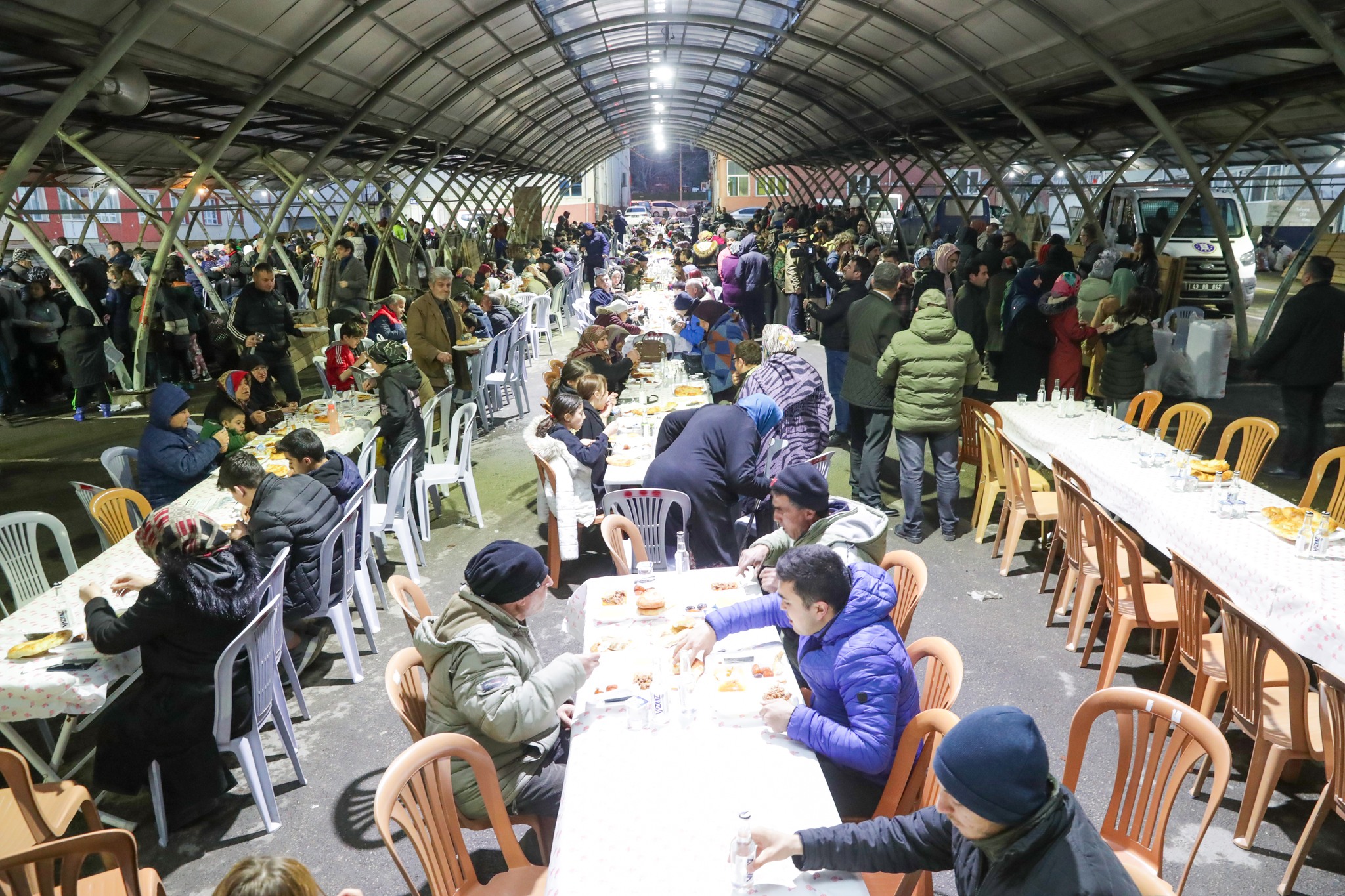 Yenidoğan ve Yunus Emre Mahalleleri iftarda buluştu