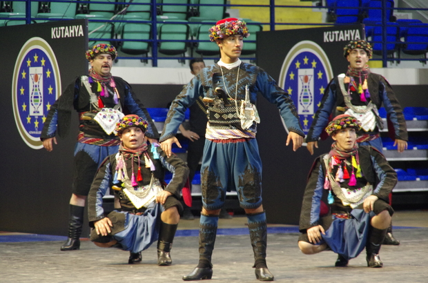 Halk Oyunları Topluluğuna yeni Dansçılar Aranıyor