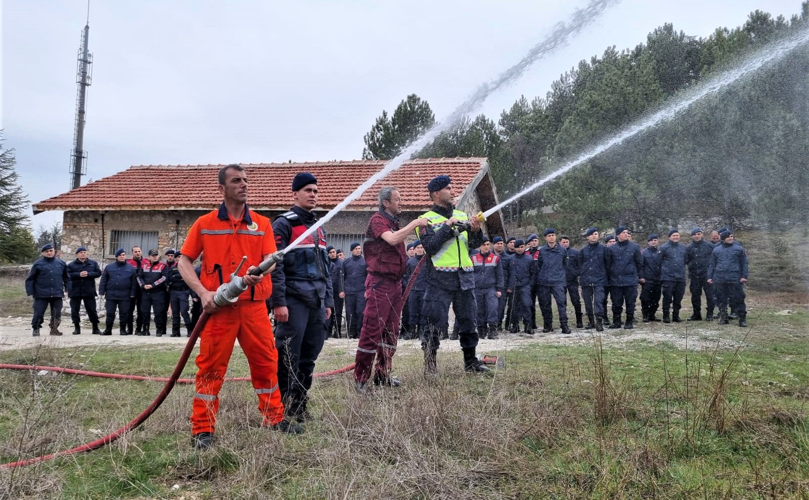 Kütahya'da askerlere orman yangını eğitimi