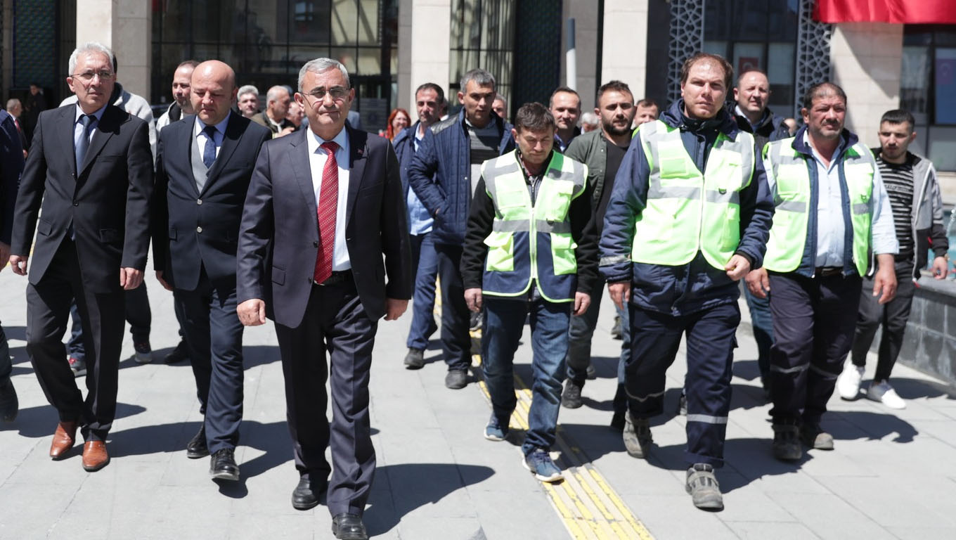 Kütahya'dan deprem bölgesine ekip desteği sürüyor