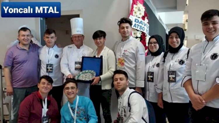 Yoncalı MTAL'ye Yılın En İyi Lisesi ve Yılın Altın Şefi Kupası