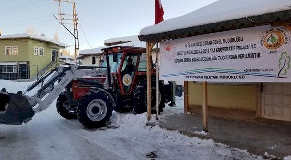 Köy kalkınma kooperatifine Traktör desteği