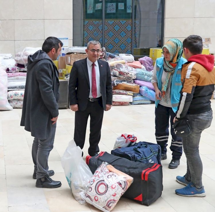 Kütahya Belediyesi toplanan yardımları Elazığ'a gönderiyor