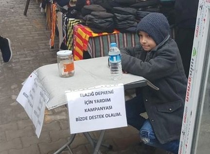 KENDİ KÜÇÜK,YÜREĞİ BÜYÜK