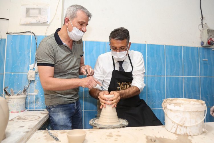 Vali Çelik'ten çini sanatçılarına ziyaret