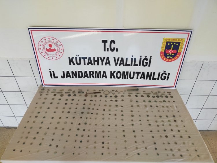 Jandarmadan Dumlupınar İlçesinde Tarihi Eser Operasyonu