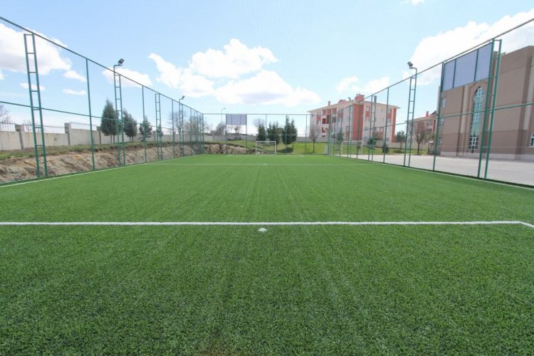 20 Adet Sentetik Çim Futbol Sahası İlçe ve Köylerde Gençlerin Hizmetine Sunuldu