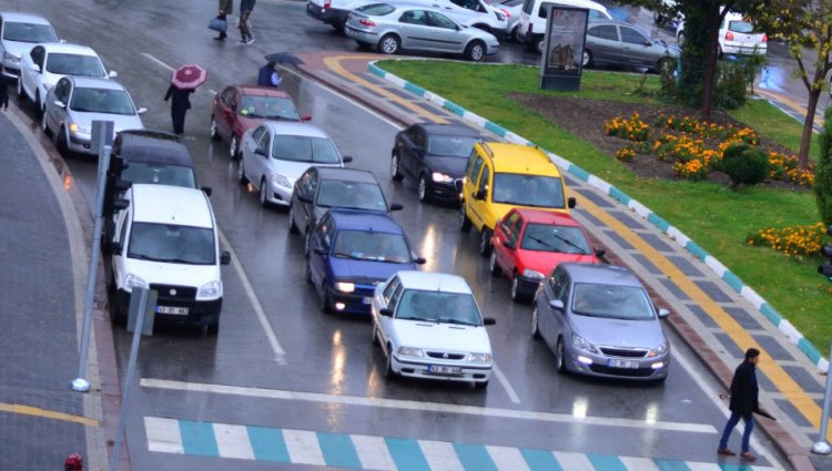 Kütahya’da trafiğe kayıtlı araç sayısı 220.984 oldu.