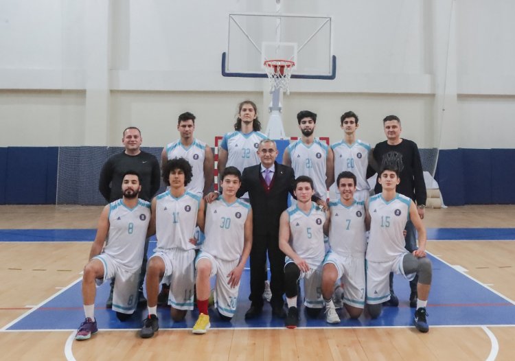 KÜTAHYA BELEDİYESPOR BASKETBOL TAKIMI SEZONUN İLK YARISINI LİDER TAMAMLADI