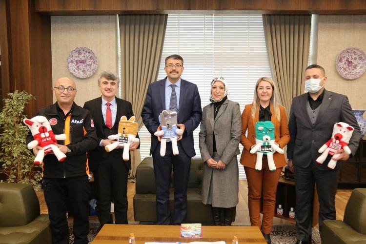 Oyuncak görünümlü  battaniyeler; Sevgi Evleri, AFAD ve Türk Kızılay’ına bağışlanacak.