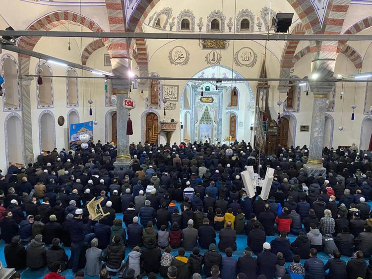 SABAH NAMAZI BULUŞMASI ULU CAMİDE YAPILDI