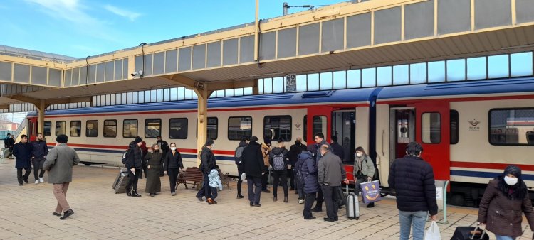 Tren Garındaki sorunlar isyan ettirdi