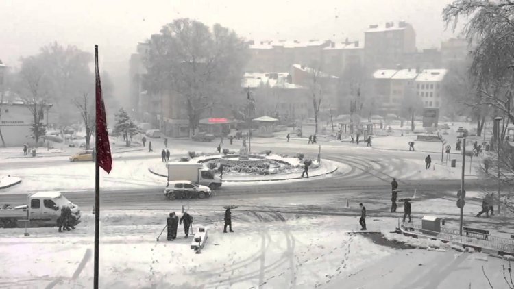 AFAD'dan buzlanma ve don uyarısı ; Zorunlu olmadıkça dışarıya çıkmayın