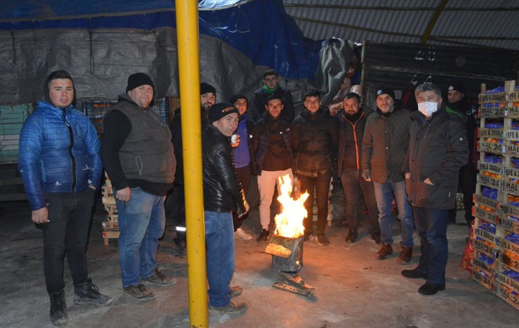 GEDİZ’DE PAZARCI ESNAFINA TARHANA ÇORBASI İKRAM EDİLDİ