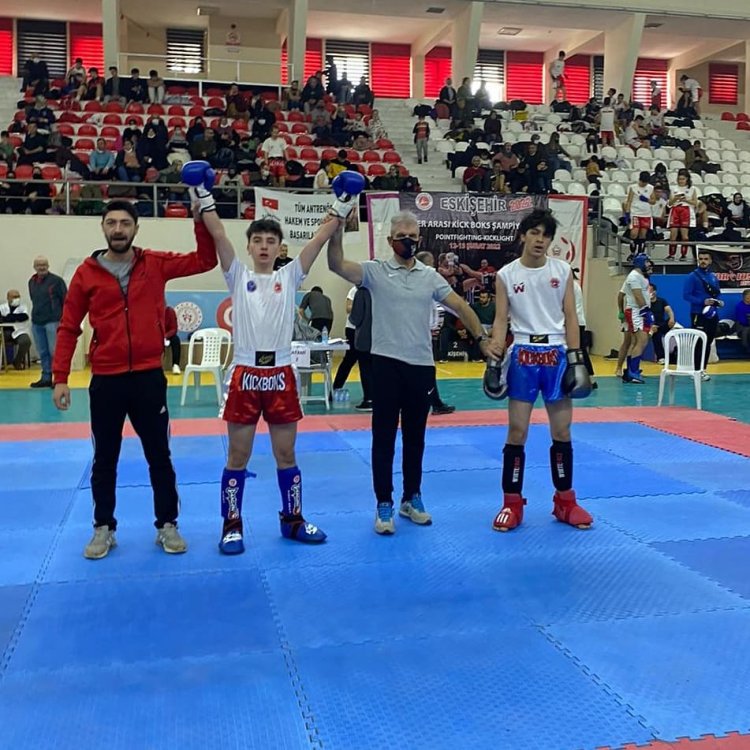 Eskişehir Kick Boks Şampiyonasında, Kütahya'ya 13 Madalya