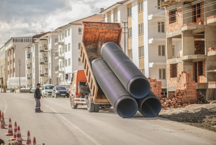 YAĞMUR SUYU HATTI ÇALIŞMASI DEVAM EDİYOR