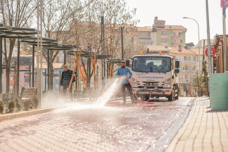 CADDE VE SOKAKLARDA BAHAR TEMİZLİĞİ