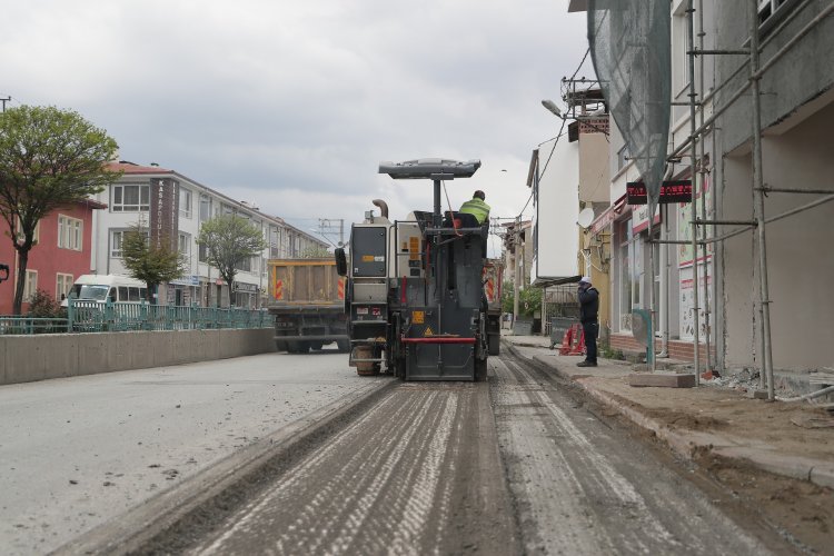 ŞEHRİN FARKLI NOKTALARINDA ASFALT ÇALIŞMALARI BAŞLADI