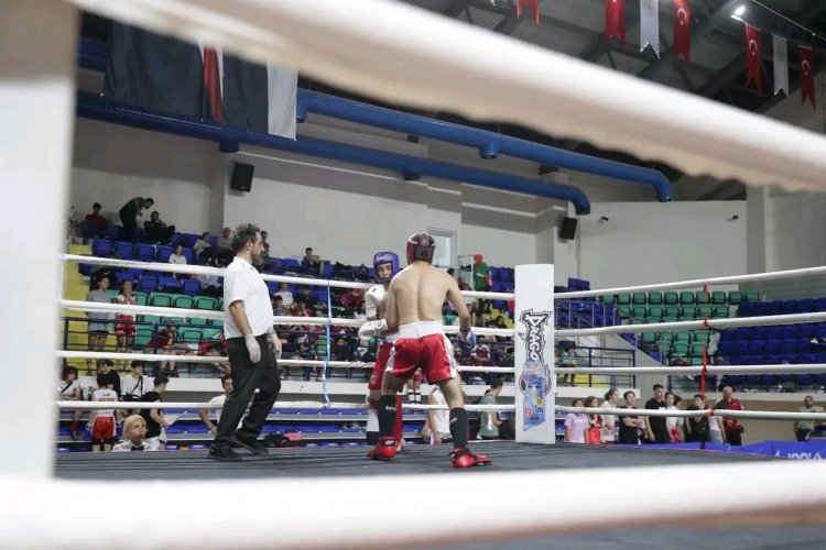 TÜRKİYE KICK BOKS ZAFER KUPASI  ŞAMPİYONASI KÜTAHYA’DA YAPILDI