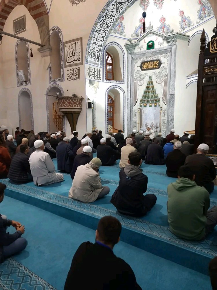 SABAH NAMAZI BULUŞMASI ULU CAMİDE YAPILDI 