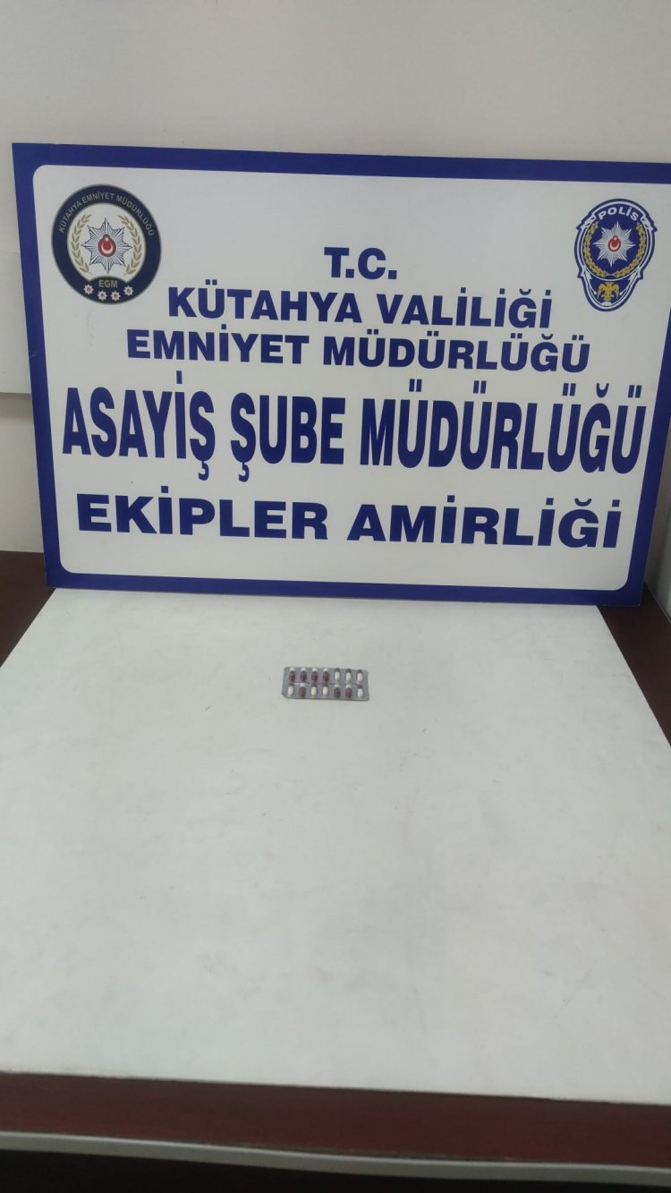 Dolandırıcılık suçundan aranan şahıs uyuşturucu ile yakalandı