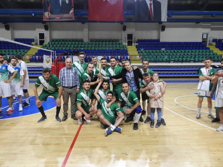 Ormancıların voleybol turnuvasında şampiyon Gediz oldu