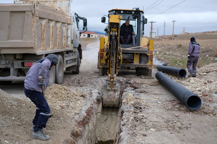 Küçük Sanayi Sitesinde kanalizasyon hattı döşeme çalışmaları başladı