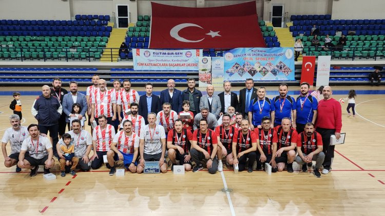 Eğitim Çalışanları Voleybol Turnuvasında Final